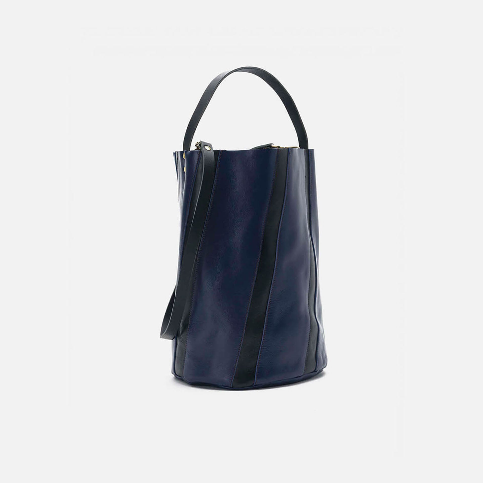 Bucket Twist Night Blue y Negro