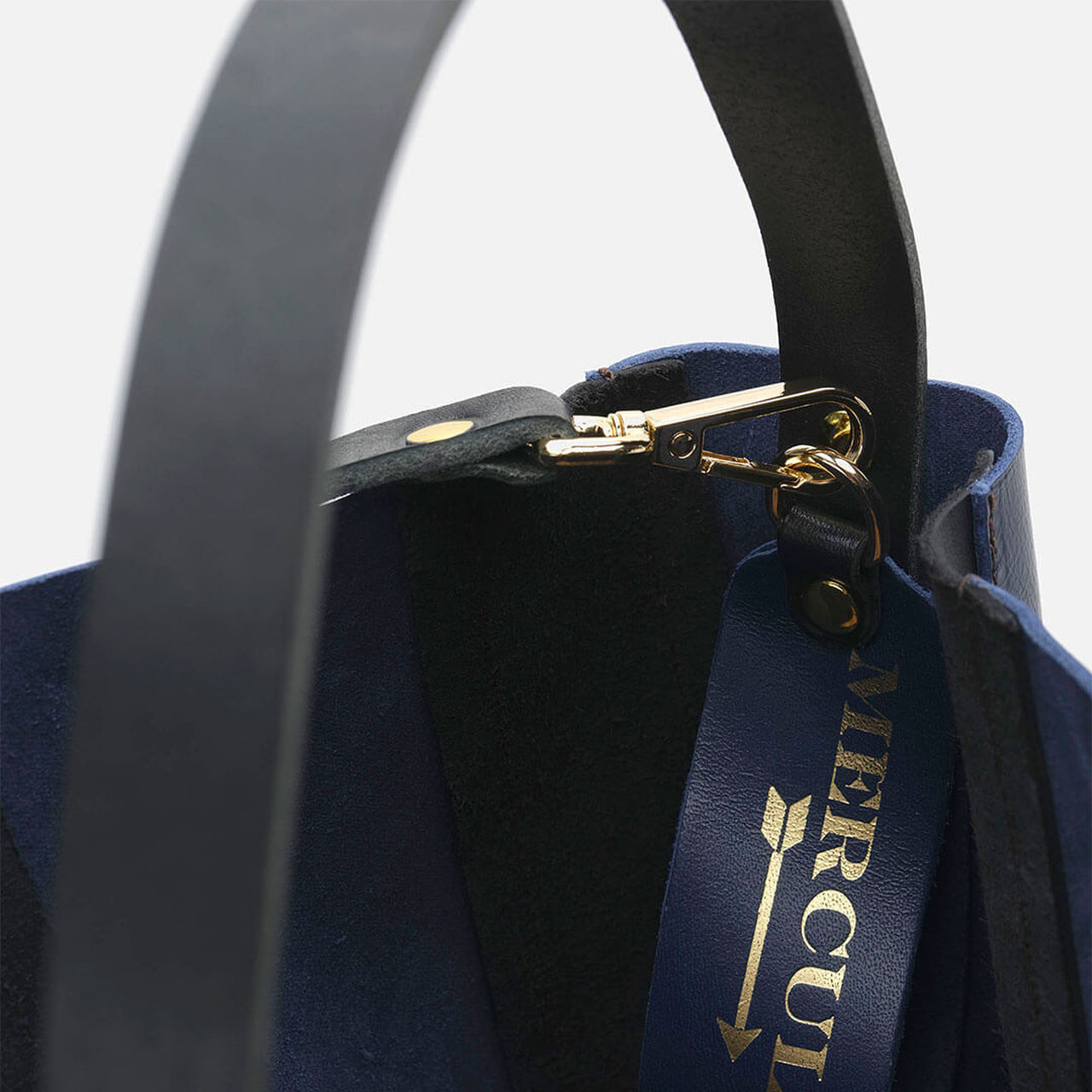 Bucket Twist Night Blue y Negro