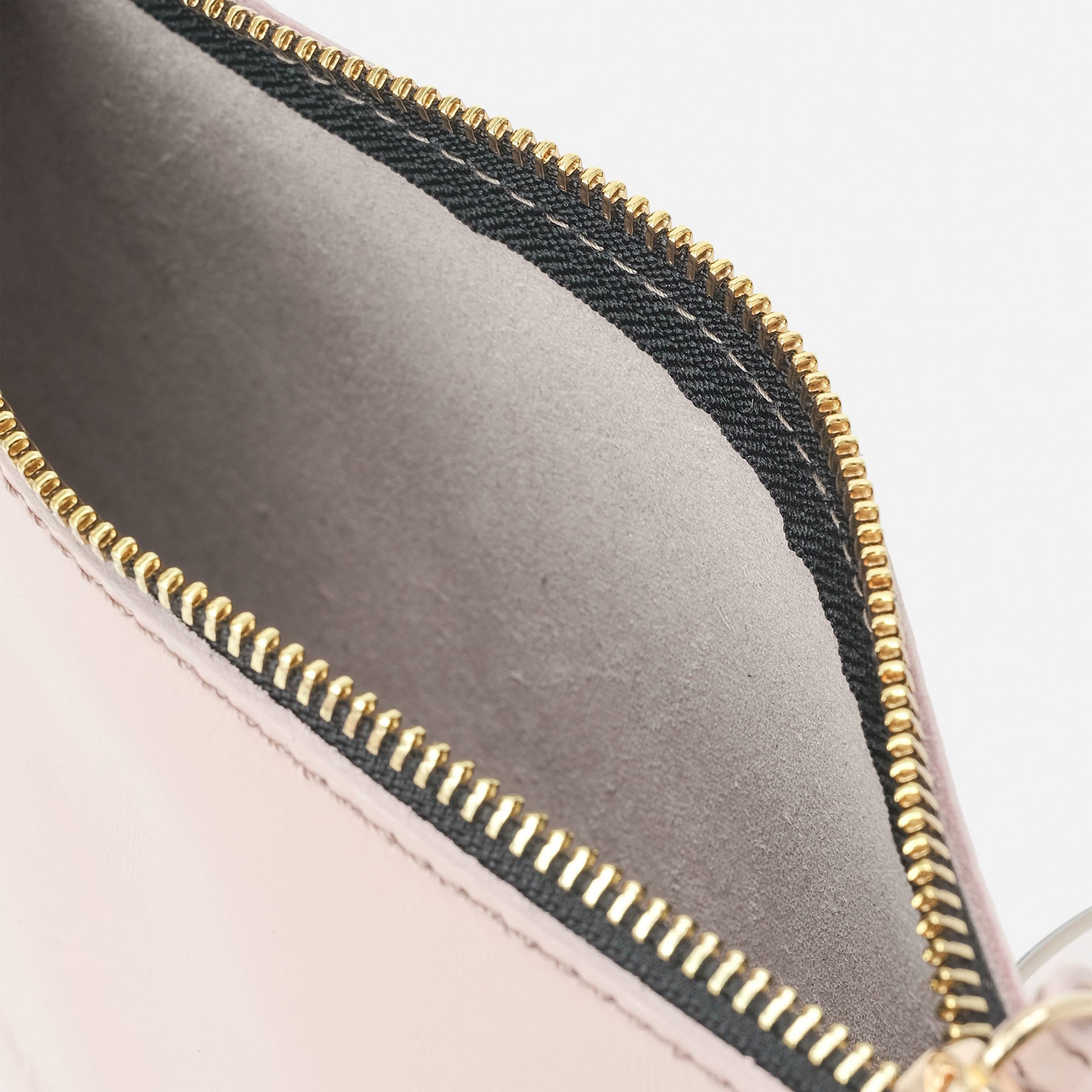 Zipper Nude